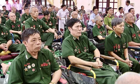 Chủ tịch nước tặng quà gần 1,6 triệu người có công nhân dịp 27/7