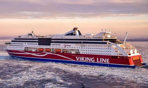 Cận cảnh phà chạy điện chở khách lớn nhất thế giới Viking Helios