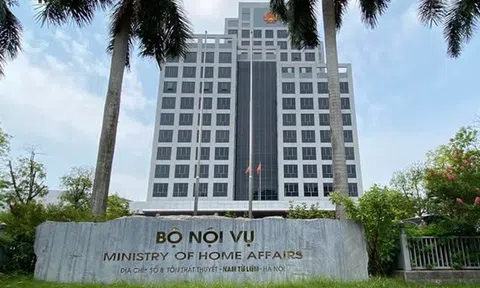 Kịp thời giải quyết chính sách cho cán bộ khi sắp xếp bộ máy: Hướng dẫn mới từ Bộ Nội vụ