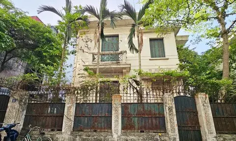 Trưng dụng biệt thự bỏ hoang 12 Nguyễn Chế Nghĩa làm trụ sở UBND phường Cửa Nam?