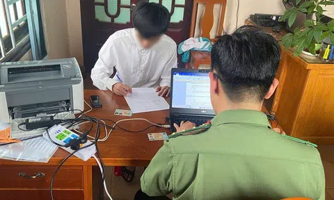 Khởi tố vụ thí sinh gian lận thi tốt nghiệp THPT bằng thiết bị công nghệ cao