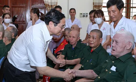 Tiếp tục chăm lo tốt đời sống người có công với cách mạng