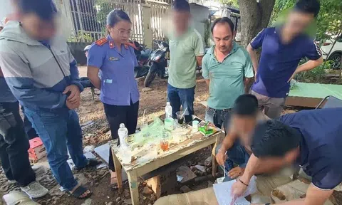 Triệt phá tụ điểm buôn bán ma túy trong khu nghĩa trang