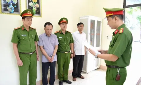 Bắt giám đốc Công ty Athena sản xuất kem chống nắng, mỹ phẩm giả