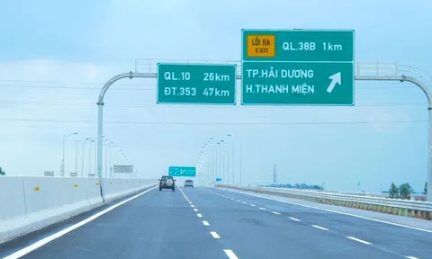 Thay biển chỉ dẫn địa giới hành chính giữa các tỉnh thành trước ngày 15/7