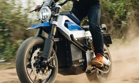 Đây là 'siêu' xe máy điện do Việt Nam sản xuất: Khỏe ngang ô tô, đi 240km/sạc, pin có 5 tầng bảo vệ