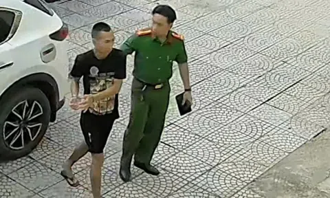 Kẻ rút dao đâm người vì mâu thuẫn trong việc xưng hô ra đầu thú
