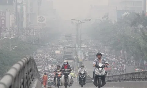 Ô nhiễm khó gỡ nếu không chuyển đổi phương tiện