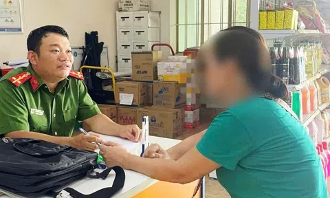 Công an "cứu" một phụ nữ thoát bẫy chuyển hàng chục triệu đồng để nhận quà từ nước ngoài