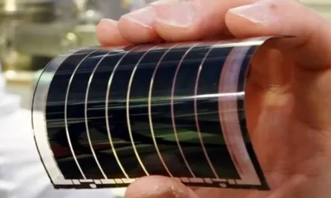 Tương lai tươi sáng cho tấm pin năng lượng mặt trời siêu mỏng, siêu dẻo