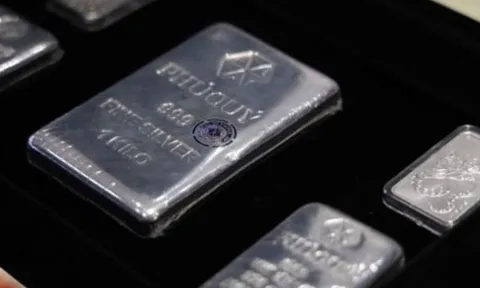 Giá bạc hôm nay 24/7: tiếp đà tăng mạnh