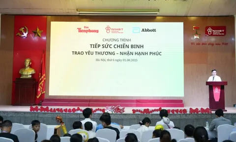 Trao yêu thương tại Viện Huyết học và Truyền máu Trung ương