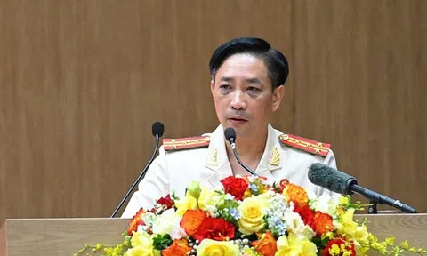 Buôn bán hàng giả quy mô lớn dưới 'vỏ bọc' doanh nghiệp hợp pháp