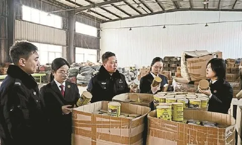 Theo dõi các cuộc gọi telesale, công an triệt phá đường dây sản xuất và buôn bán sữa bột giả, lừa đảo hơn 60.000 người cao tuổi quy mô 23 tỷ đồng