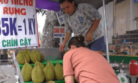 VIDEO: Thực hư sầu riêng giá 35.000 đồng/ký tại TP HCM