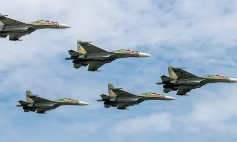 Nhiều loại máy bay, tàu ngầm, tàu hộ vệ tên lửa tham gia diễu binh A80