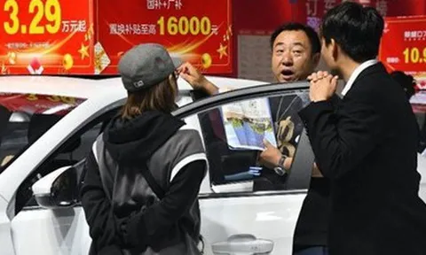 Thừa xe thiếu khách, Trung Quốc “xả hàng” ồ ạt: giá giảm sốc, tồn kho chất đống, nguy cơ đào thải hàng loạt