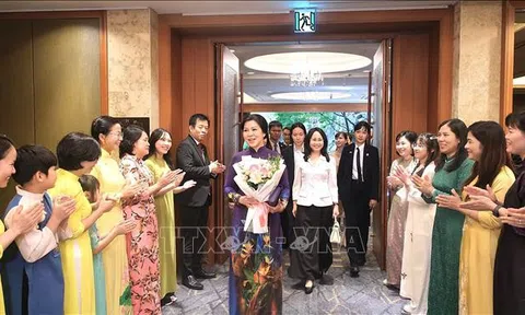 Phu nhân Ngô Phương Ly gặp mặt thân tình các cô dâu Việt Nam tại Hàn Quốc