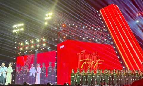 Concert 'Tổ quốc trong tim': Mang ấn tượng mạnh mẽ và xúc động tới hơn 50.000 khán giả