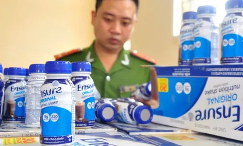 TP.HCM: Thu giữ hơn 5 tấn phụ gia thực phẩm, 24 nghìn chai thực phẩm chức năng, 7 nghìn lon sữa bột giả