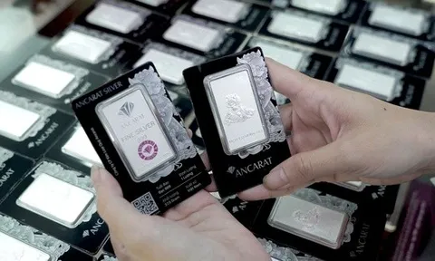 Giá bạc biến động sau phiên tăng mạnh