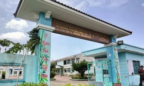 Hiệu trưởng bị phạt 7 năm tù vì tham ô hơn 10 triệu đồng ở Cà Mau được tại ngoại