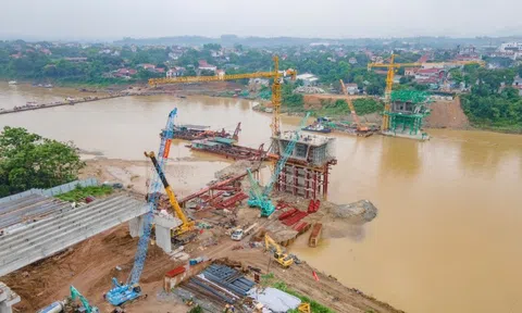 Thủ tướng chỉ đạo tăng tốc loạt dự án hạ tầng trọng điểm tại Phú Thọ
