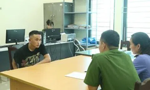 Kẻ trộm cố thủ trong phòng, dùng bom xăng tấn công cảnh sát