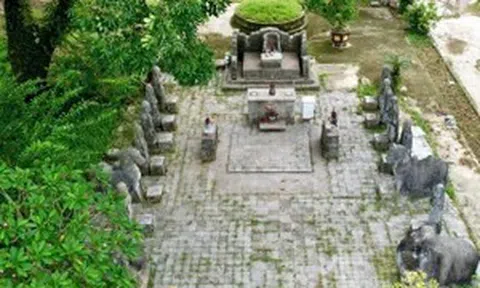 Bí ẩn khu lăng mộ gần 300 năm tuổi của vị hoạn quan từng được thờ sống