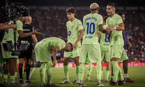 Barcelona ngược dòng ngoạn mục, thắng nghẹt thở Levante trận cầu 5 bàn