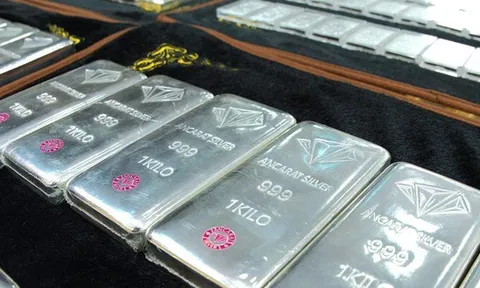 Giá bạc quay đầu giảm nhẹ