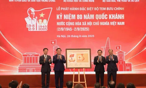 Phát hành bộ tem bưu chính đặc biệt kỷ niệm 80 năm Quốc khánh