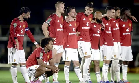 Man United sa chân vào vũng lầy