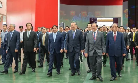 Chùm ảnh: Lãnh đạo Đảng, Nhà nước tham quan Triển lãm '80 năm hành trình Độc lập - Tự do - Hạnh phúc'