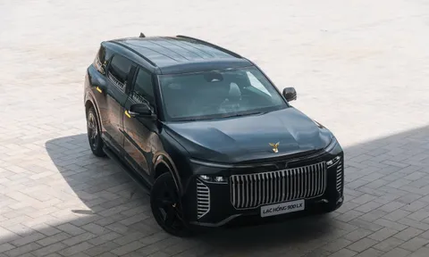 Lạc Hồng 900 LX bản chống đạn nặng hơn 5 tấn, chịu được 440 phát đạn - xịt lốp vẫn di chuyển 80-100 km