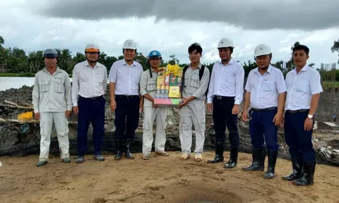 Ngành điện miền Nam làm việc xuyên lễ trên những công trình lưới điện