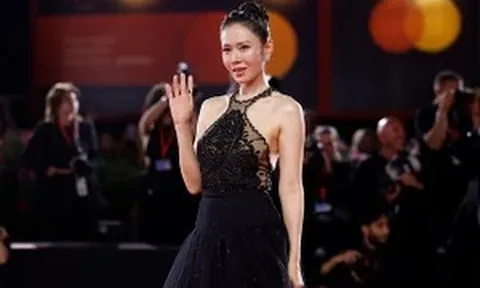 Son Ye Jin 'đẹp không tưởng' tại Liên hoan phim Venice Venice