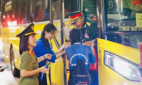 Sức trẻ tình nguyện đồng hành cùng Lễ kỷ niệm diễu binh, diễu hành A80