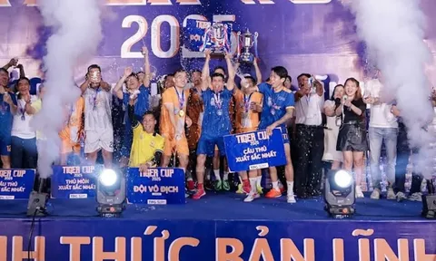 Tony Bình Dương giành cú đúp danh hiệu ở sân chơi “trong lồng” Tiger Cup 2025