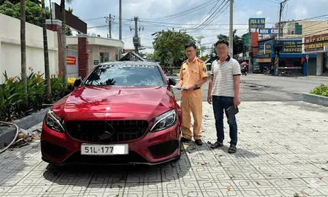 Xử phạt tài xế Mercedes lạng lách, tạt đầu để "dằn mặt" xe khác do không cho vượt