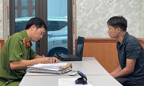 Sang bàn bên cạnh mời bia, người đàn ông bị đánh trọng thương