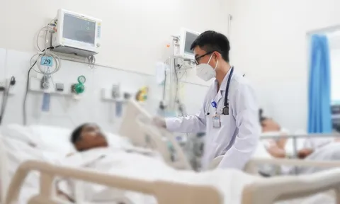 Người đàn ông đi làm ruộng về nhiễm trùng nguy kịch