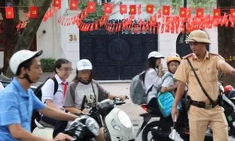 Hà Nội xử lý phụ huynh, học sinh vi phạm giao thông