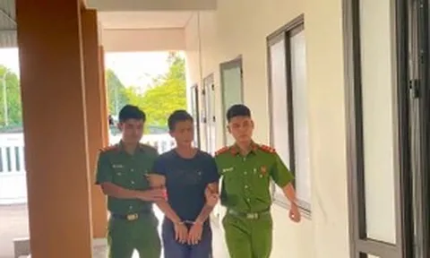 Bắt đối tượng xông vào trụ sở chém Phó trưởng Công an xã