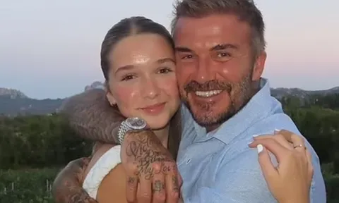 David Beckham khiến con gái út - Harper - "ngượng chín mặt" ở trường vì 1 hành động cực "sến"!