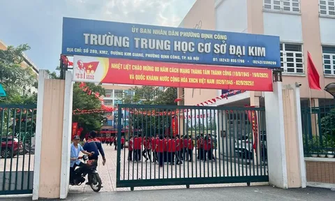 Vụ học sinh lớp 7 xô ngã giáo viên: Bộ GD&ĐT lên tiếng