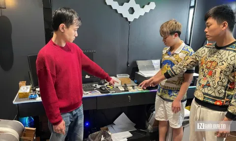Thủ đoạn tinh vi của 9x cầm đầu đường dây làm giả giấy tờ với quy mô "khủng"