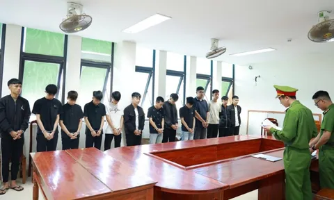 Khỏi tố nhóm gen Z ép nạn nhân lên xe, chở đi nhiều nơi để hành hung