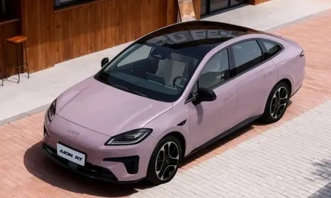 ‘Toyota Camry’ phiên bản Trung Quốc ra mắt bản nâng cấp tại quê nhà: Giá khởi điểm hơn 300 triệu đồng, phạm vi hoạt động 650 km