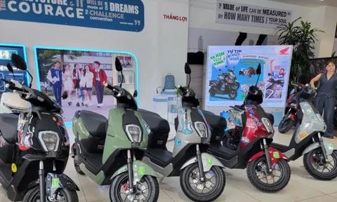 Khách Việt tăng mua xe máy điện